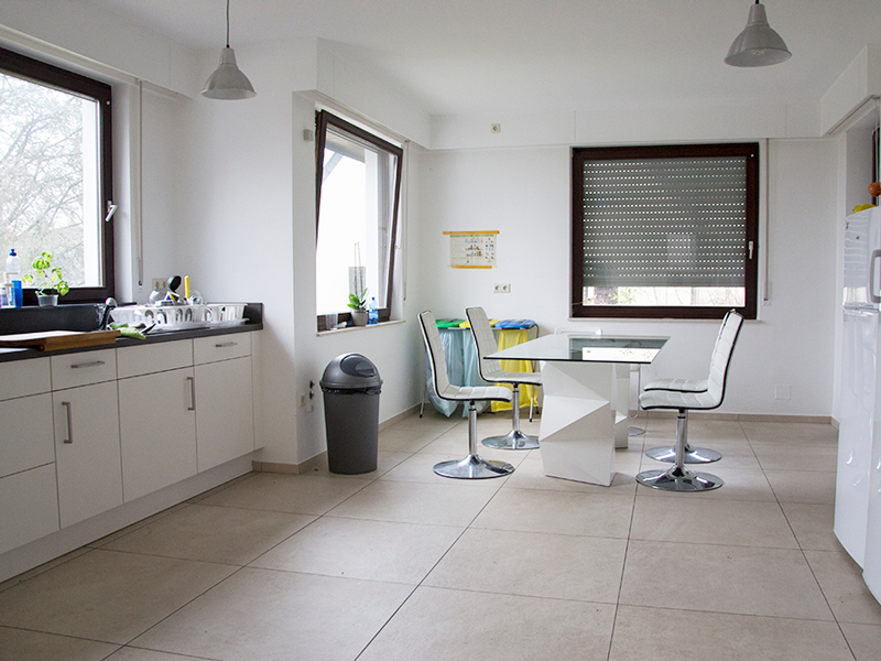 Kitchen in a shared house Luxembourg Cents