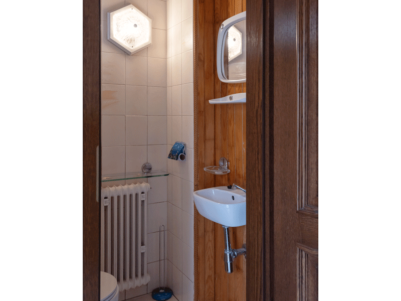 Toilet ground floor in a shared house Luxembourg