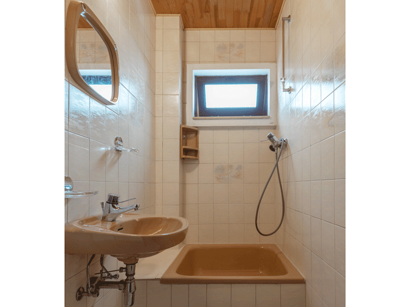 Bathroom in a shared house Luxembourg